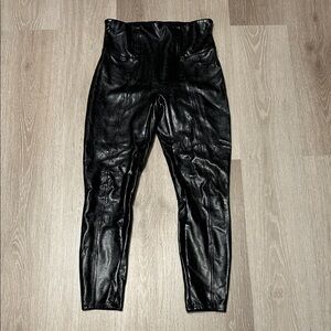 Spanx Liquid Leather Faux Patent Leather Leggings sz Medium